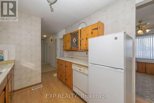 874 Oxford St W, London, ON - Indoor Photo Showing Kitchen