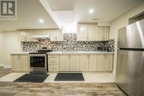#Lower -3145 Countess Cres, Mississauga, ON - Indoor Photo Showing Kitchen