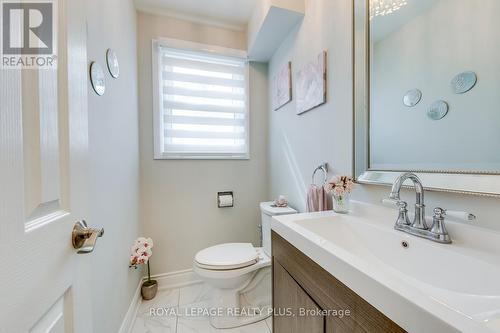 2830 Andorra Circ, Mississauga, ON - Indoor Photo Showing Bathroom