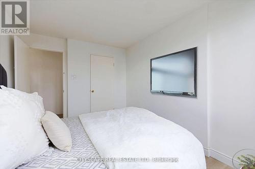 #2110 -115 Hillcrest Ave, Mississauga, ON - Indoor Photo Showing Bedroom