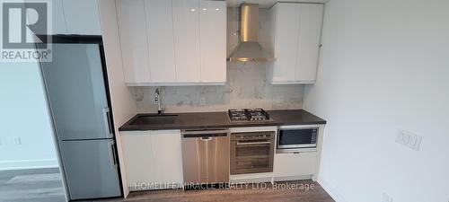 #324 -11750 Ninth Line, Whitchurch-Stouffville, ON - Indoor Photo Showing Kitchen With Stainless Steel Kitchen