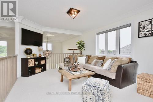 319 Sunnybrae Avenue, Innisfil, ON - Indoor Photo Showing Living Room