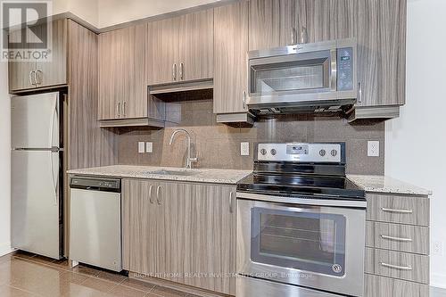 #1713 -9205 Yonge St, Richmond Hill, ON - Indoor Photo Showing Kitchen With Upgraded Kitchen