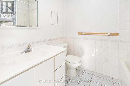 33 Beaumaur Dr, Penetanguishene, ON - Indoor Photo Showing Bathroom