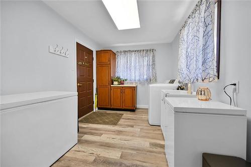 352 Maccrae Drive, Caledonia, ON - Indoor Photo Showing Laundry Room