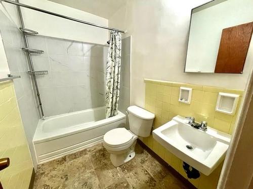 12 Broad Street|Unit #16, Brantford, ON - Indoor Photo Showing Bathroom