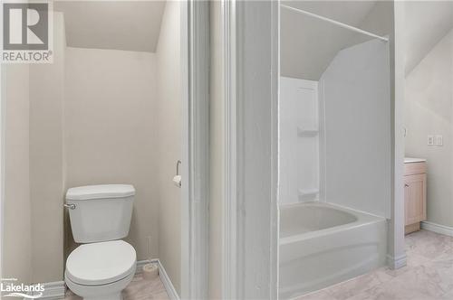 63 Scott Street, Orillia, ON - Indoor Photo Showing Bathroom