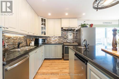 771 Lake Dalrymple Rd, Kawartha Lakes, ON - Indoor Photo Showing Kitchen With Double Sink With Upgraded Kitchen