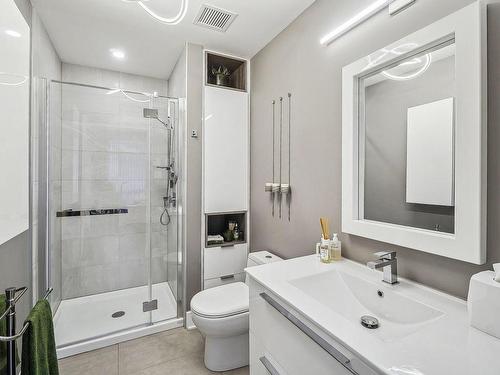 Bathroom - 804-2825 Av. Du Cosmodôme, Laval (Chomedey), QC - Indoor Photo Showing Bathroom