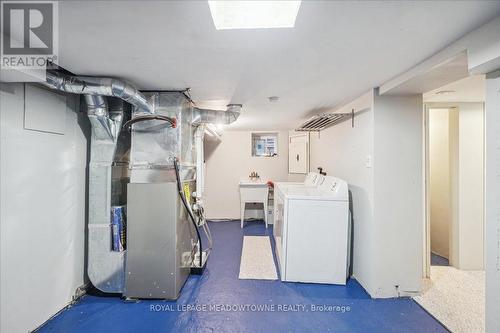 95 Scott St, Kitchener, ON - Indoor Photo Showing Laundry Room