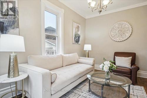 95 Scott St, Kitchener, ON - Indoor Photo Showing Living Room