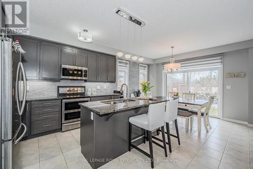 188 Sammon Dr, Guelph/Eramosa, ON - Indoor Photo Showing Kitchen With Double Sink With Upgraded Kitchen