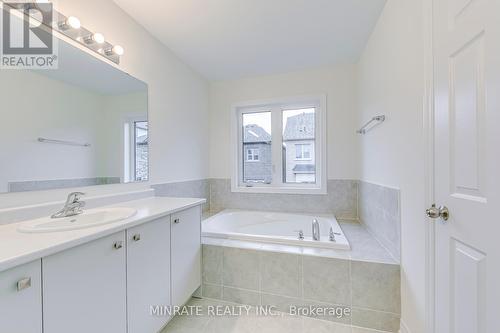 3945 Leonardo Street, Burlington, ON - Indoor Photo Showing Bathroom