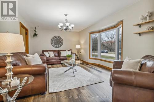 2 Menary Drive, Amaranth, ON - Indoor Photo Showing Living Room