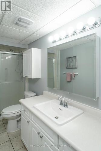 #1 -1518 Victoria Ave E, Thunder Bay, ON - Indoor Photo Showing Bathroom