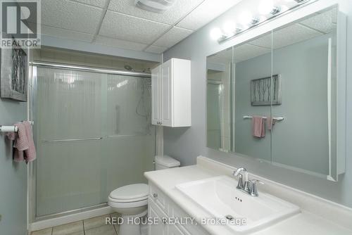 #1 -1518 Victoria Ave E, Thunder Bay, ON - Indoor Photo Showing Bathroom