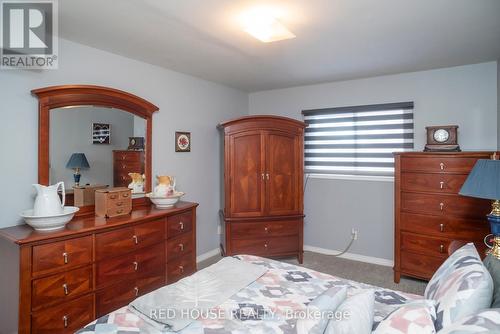 1 - 1518 Victoria Avenue E, Thunder Bay, ON - Indoor Photo Showing Bedroom