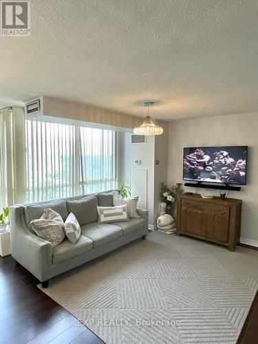 #610 -2901 Kipling Ave, Toronto, ON - Indoor Photo Showing Living Room