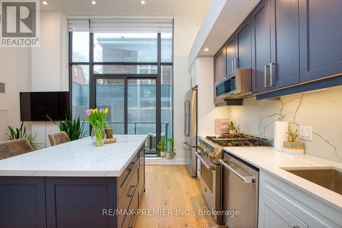 #05 -430 Roncesvalles Ave, Toronto, ON - Indoor Photo Showing Kitchen With Upgraded Kitchen