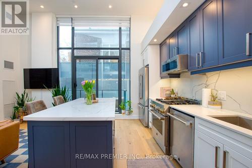 #05 -430 Roncesvalles Ave, Toronto, ON - Indoor Photo Showing Kitchen With Upgraded Kitchen