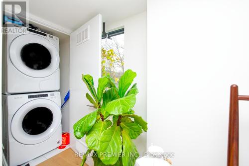 #05 -430 Roncesvalles Ave, Toronto, ON - Indoor Photo Showing Laundry Room