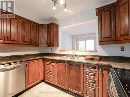 9 Briarwood Drive, New Tecumseth, ON - Indoor Photo Showing Kitchen With Double Sink
