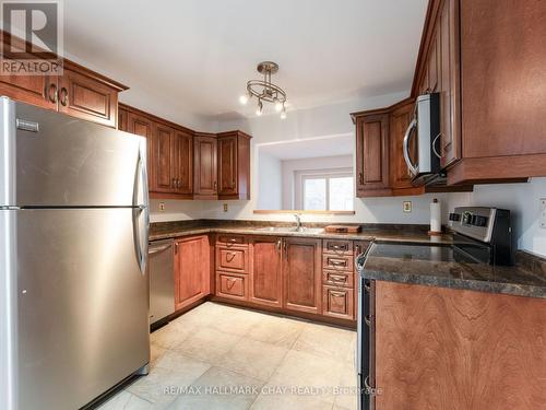 9 Briarwood Drive, New Tecumseth, ON - Indoor Photo Showing Kitchen