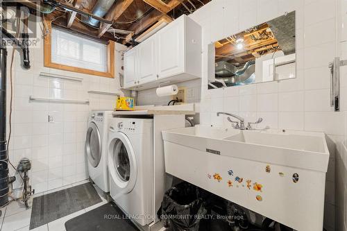 19 Weller Cres, Vaughan, ON - Indoor Photo Showing Laundry Room