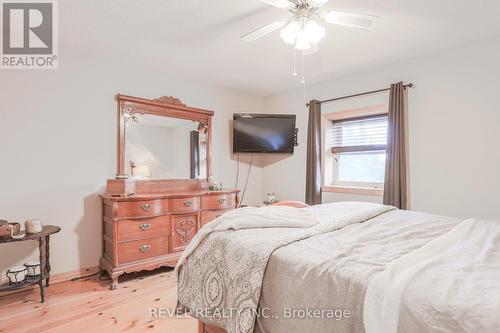 86 Four Points Road, Kawartha Lakes, ON - Indoor Photo Showing Bedroom