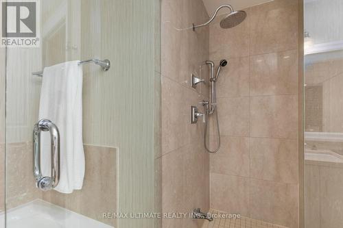 #413 -1717 Avenue Rd, Toronto, ON - Indoor Photo Showing Bathroom
