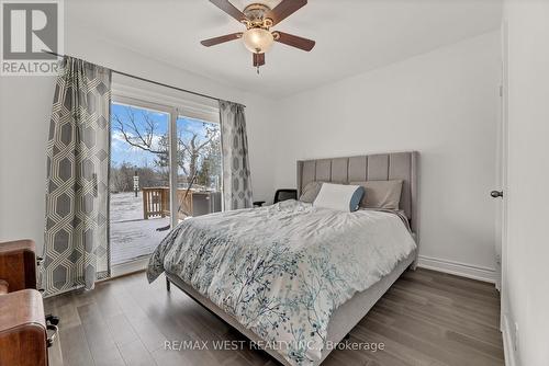 90 Westcroft Dr, Toronto, ON - Indoor Photo Showing Bedroom
