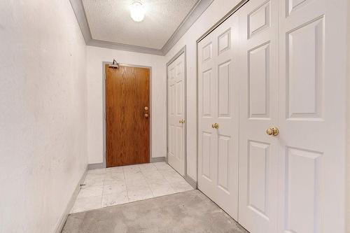 Large Entry Foyer with lots of Storage. - 2121 Lakeshore Road|Unit #307, Burlington, ON - Indoor Photo Showing Other Room