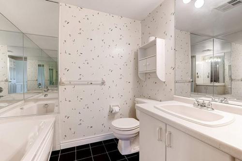 4 pc Ensuite. - 2121 Lakeshore Road|Unit #307, Burlington, ON - Indoor Photo Showing Bathroom