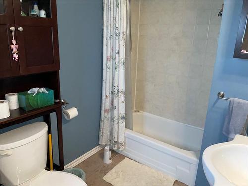 Bathroom - 325 Bluewater Parkway, Haldimand County, ON - Indoor Photo Showing Bathroom