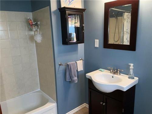 Bathroom - 325 Bluewater Parkway, Haldimand County, ON - Indoor Photo Showing Bathroom