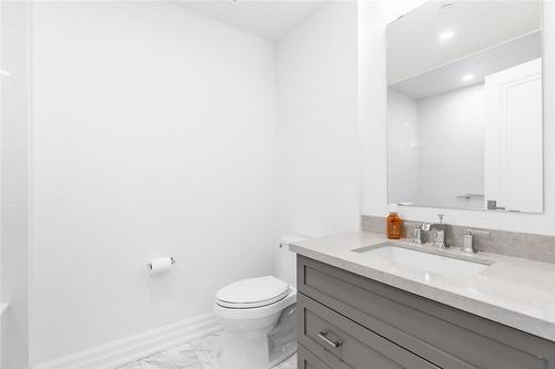 2060 Lakeshore Road|Unit #711, Burlington, ON - Indoor Photo Showing Bathroom