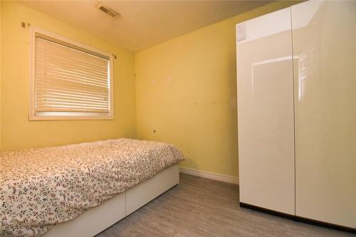 92 Birge Street, Hamilton, ON - Indoor Photo Showing Bedroom