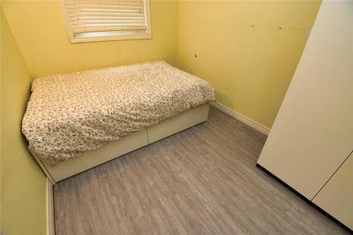 92 Birge Street, Hamilton, ON - Indoor Photo Showing Bedroom
