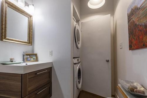 66 Bay Street S|Unit #413, Hamilton, ON - Indoor Photo Showing Laundry Room