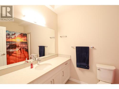 3346 Skaha Lake Road Unit# 1304, Penticton, BC - Indoor Photo Showing Bathroom