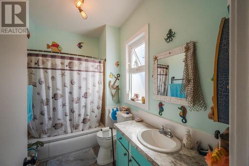 570 Alberta Avenue, Penticton, BC - Indoor Photo Showing Bathroom