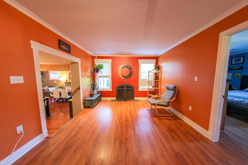 413 Nelson Avenue, Nelson, BC - Indoor
