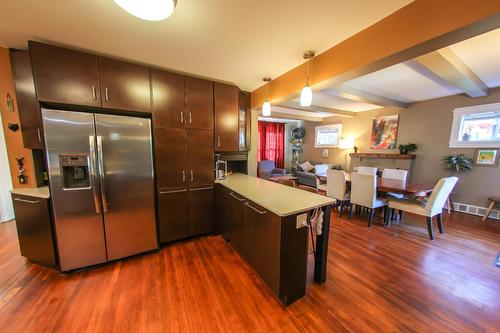 413 Nelson Avenue, Nelson, BC - Indoor Photo Showing Kitchen
