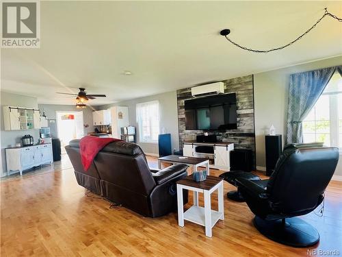49 Ocean Walk, Salmon Beach, NB - Indoor Photo Showing Living Room
