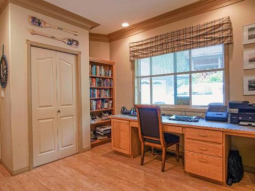 5615 Eagle Bay Road, South Shuswap, BC - Indoor Photo Showing Office