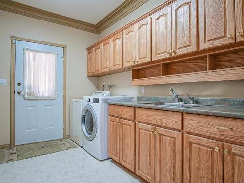 5615 Eagle Bay Road, South Shuswap, BC - Indoor Photo Showing Laundry Room