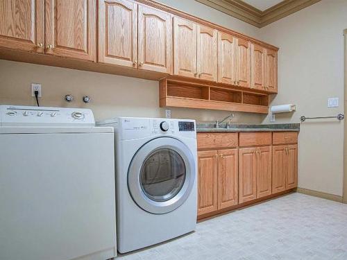 5615 Eagle Bay Road, South Shuswap, BC - Indoor Photo Showing Laundry Room