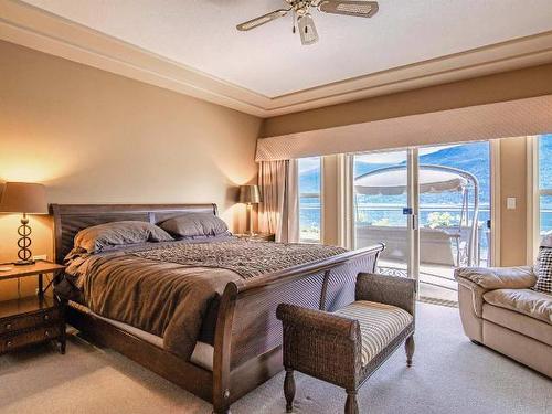 5615 Eagle Bay Road, South Shuswap, BC - Indoor Photo Showing Bedroom