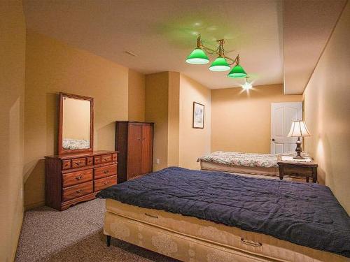 5615 Eagle Bay Road, South Shuswap, BC - Indoor Photo Showing Bedroom