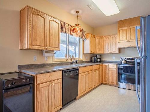 5615 Eagle Bay Road, South Shuswap, BC - Indoor Photo Showing Kitchen With Double Sink